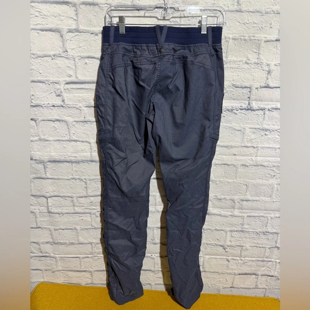 Athleta Shasta Convertible Hiking Pants, Dark Blue, Size 6 - Picture 5 of 8